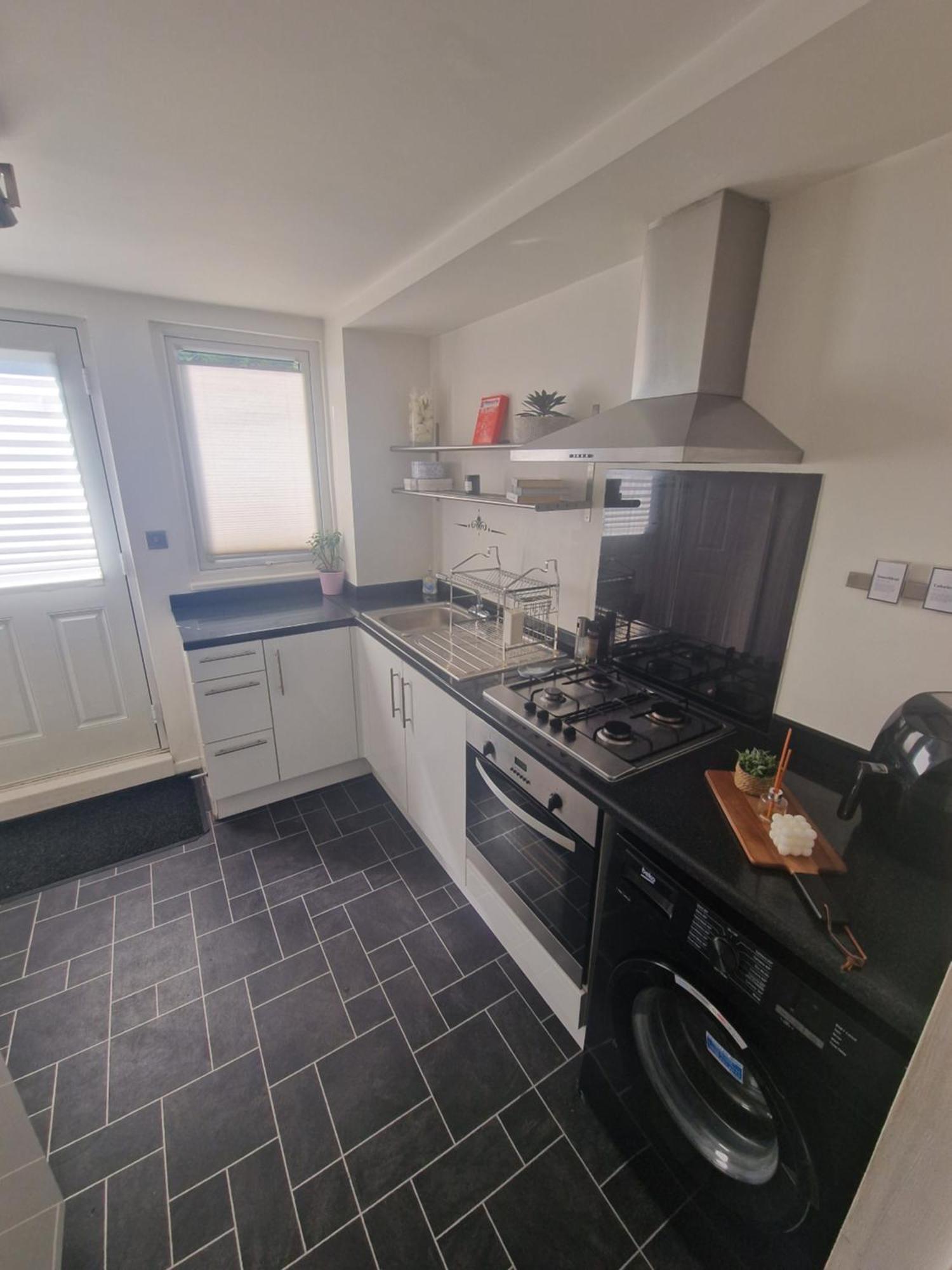 Stylish & Modern 2 Bed House With Free Parking Leeds Apartment Leeds  Bagian luar foto
