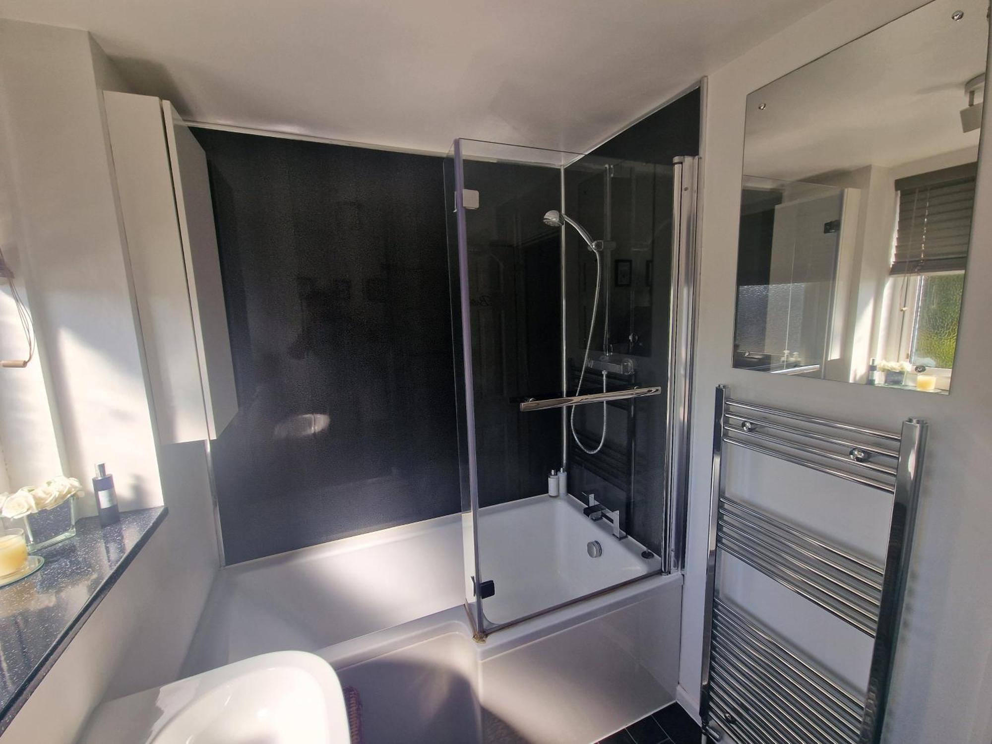 Stylish & Modern 2 Bed House With Free Parking Leeds Apartment Leeds  Bagian luar foto