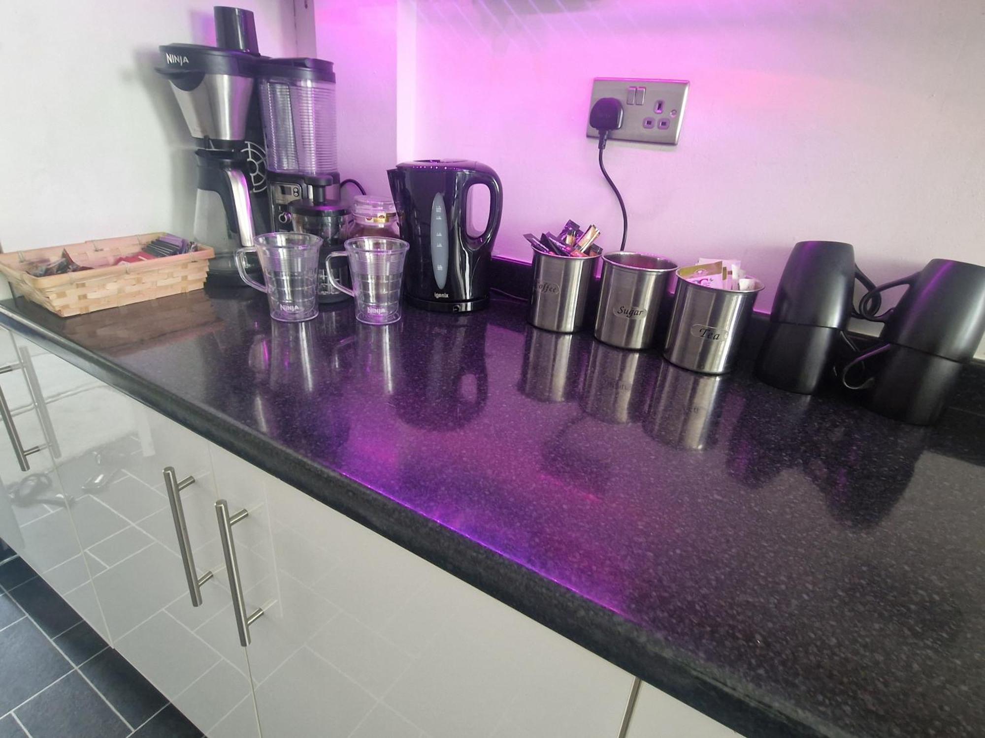 Stylish & Modern 2 Bed House With Free Parking Leeds Apartment Leeds  Bagian luar foto