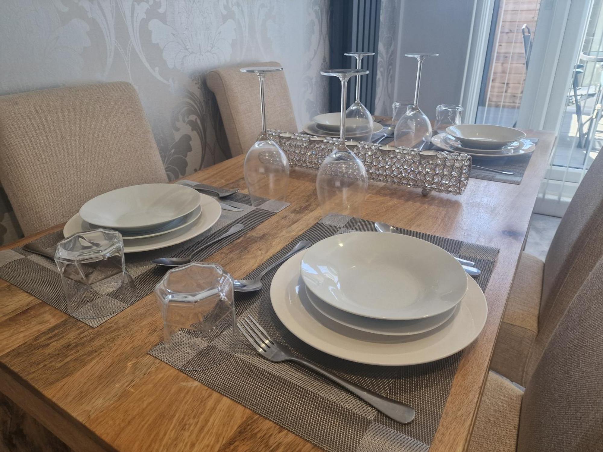 Stylish & Modern 2 Bed House With Free Parking Leeds Apartment Leeds  Bagian luar foto