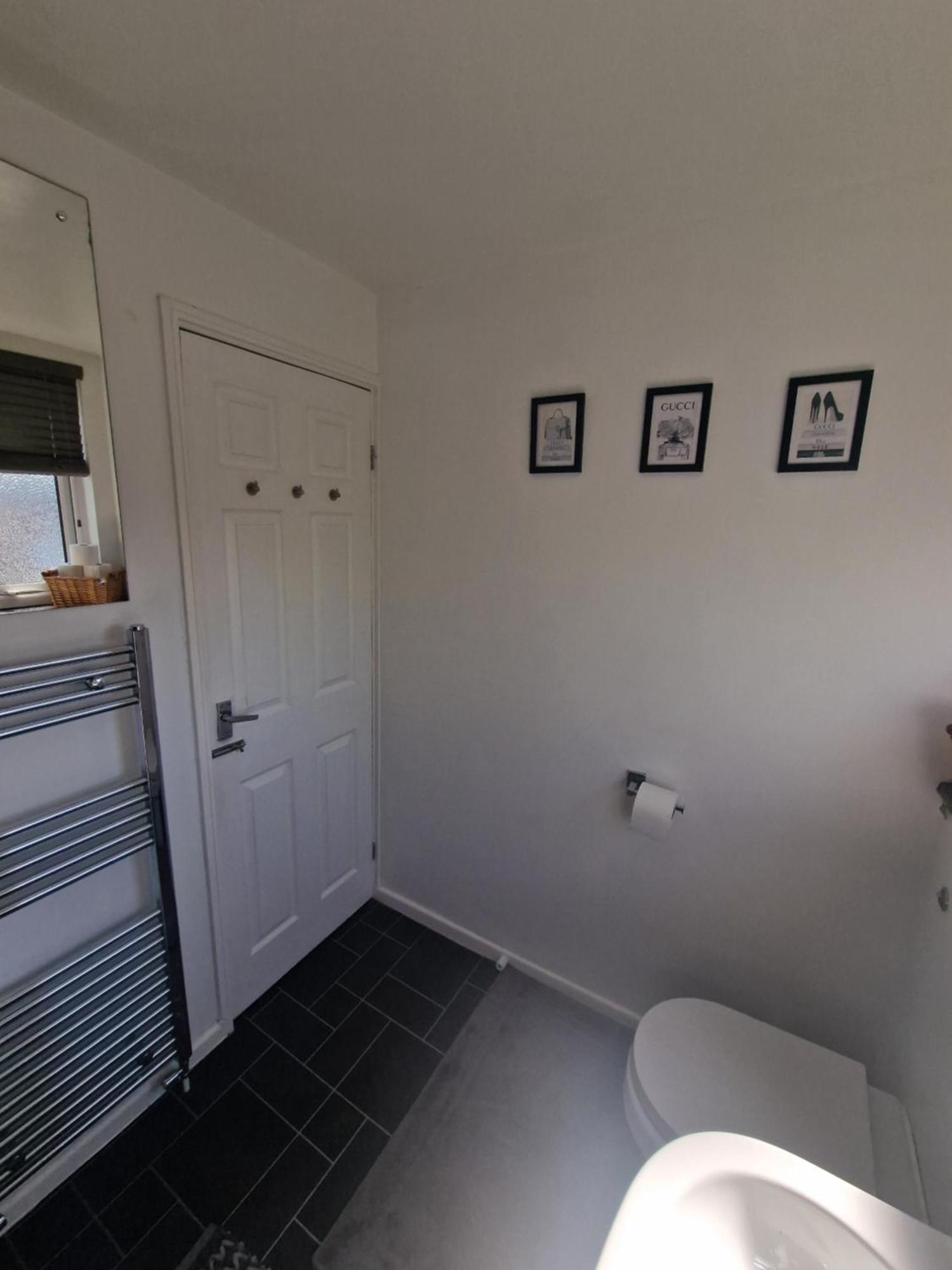Stylish & Modern 2 Bed House With Free Parking Leeds Apartment Leeds  Bagian luar foto